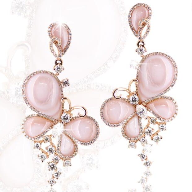 women fashion diamond earring mother of pearl flower gold white yellow 18 karat modern design huma jewellers jewlr jewellery jewelry karachi pakistan